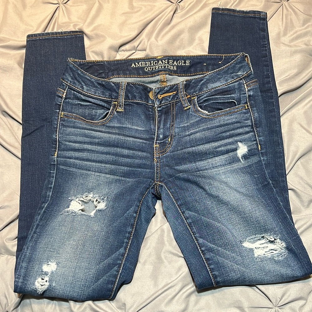 Size 4 skinny jeans American eagle